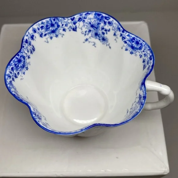 Shelley Dainty Blue Teacup and Saucer - Picture 4 of 6